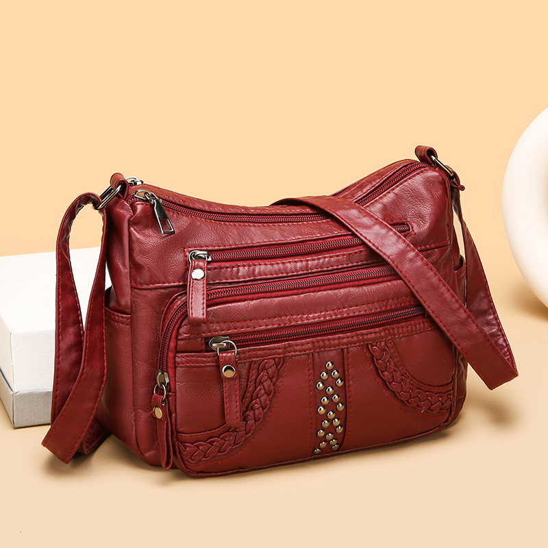 Umhängetasche für Damen ⎜ Mehrlagige Schultertasche aus Lederoptik mit Nieten und Fächern für Alltag und Freizeit