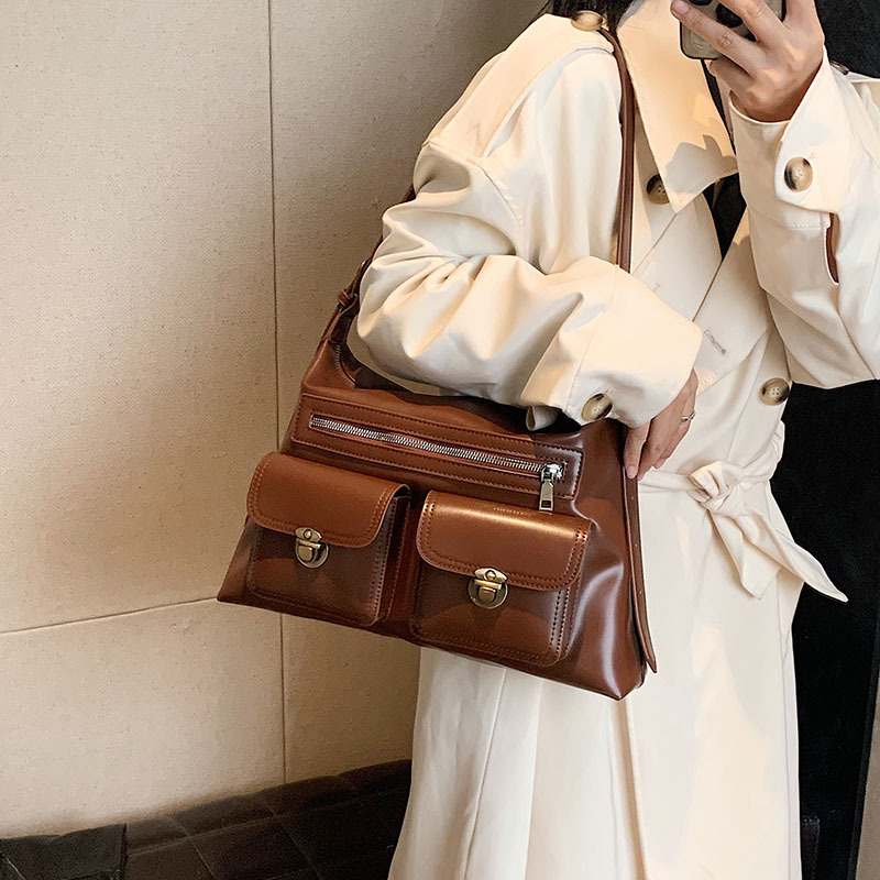 Umhängetasche für Damen ⎜ Retro Schultertasche aus Kunstleder mit großer Kapazität und praktischen Fronttaschen
