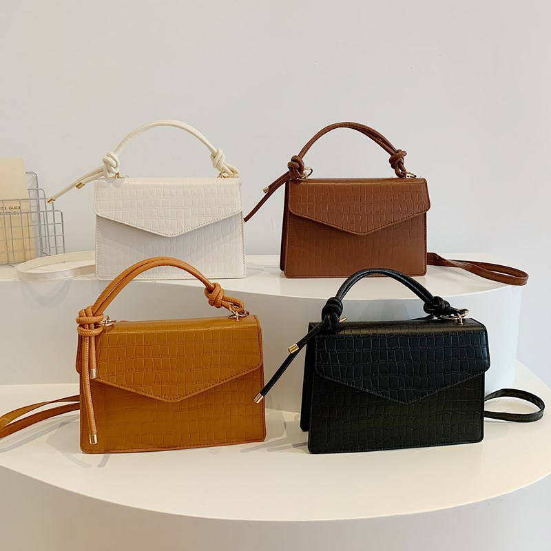 Damen Schultertasche in Lederoptik ⎜ Elegantes Retro-Design mit Tragegriff und verstellbarem Umhängeriemen