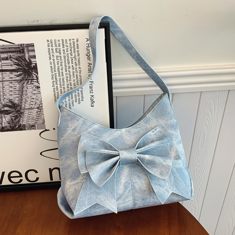 Umhängetasche für Damen ⎜ Modische Schultertasche mit großer Schleife und viel Stauraum für Alltag und Freizeit