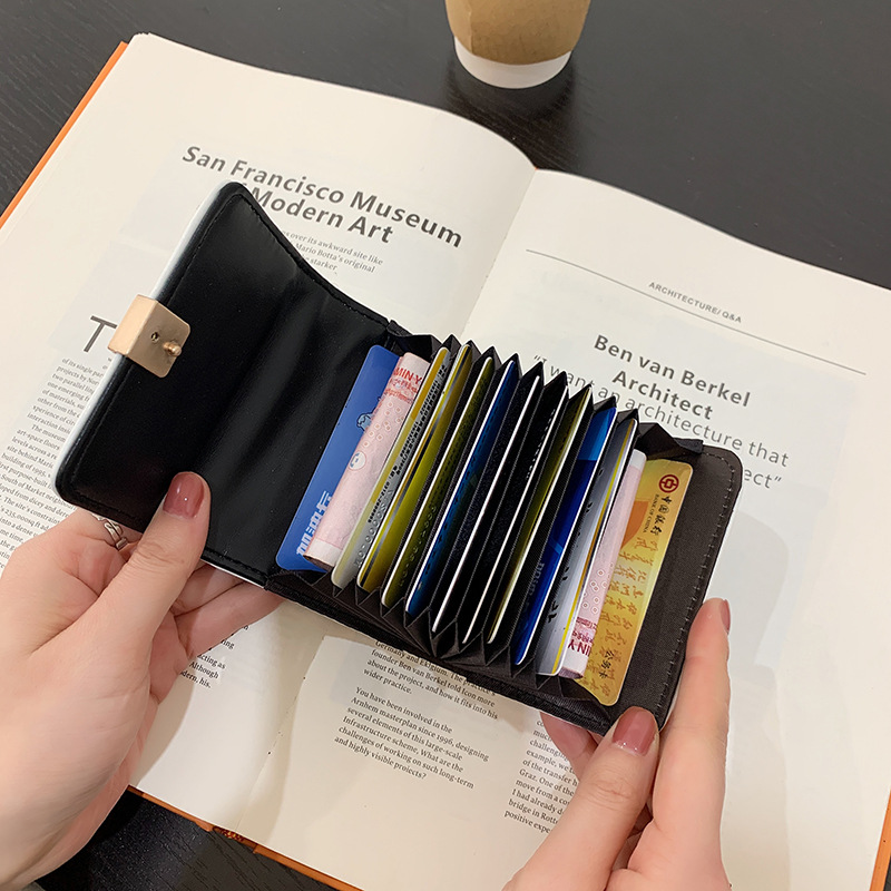 Damen Münzbörse mit Steppdesign ⎜ Kompakte Geldbörse mit stilvoller Struktur und sicherem Verschluss
