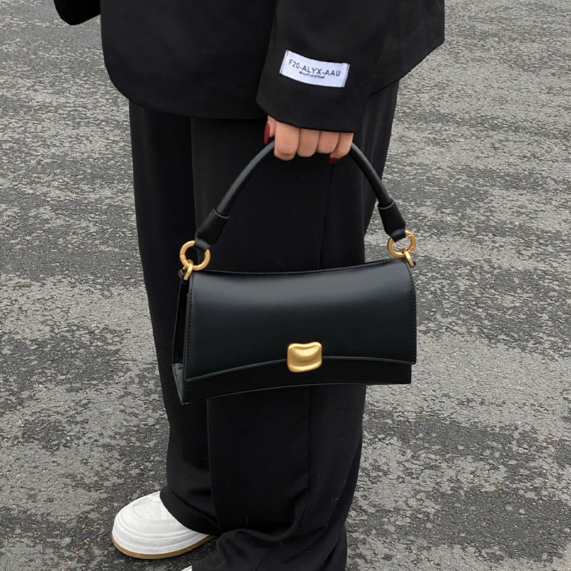 Schultertasche für Damen ⎜ Stilvolle Baguette-Tasche mit Tragegriff und goldener Schnalle für elegante Anlässe