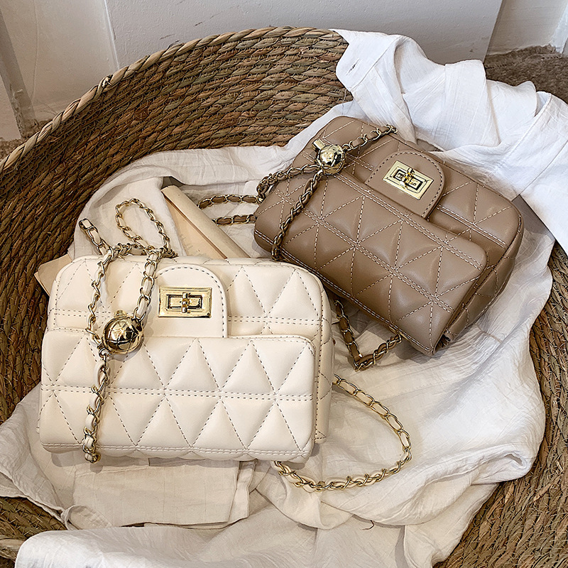 Umhängetasche für Damen ⎜ Elegante Handtasche mit Kettenriemen und gestepptem Diamantmuster für jeden Anlass