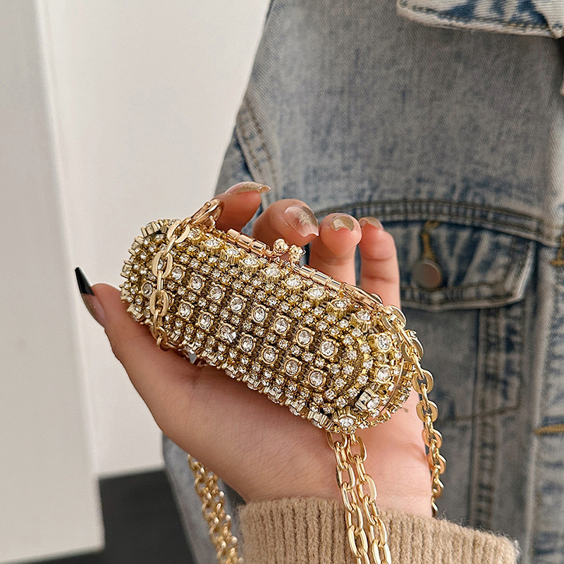 Abendtasche für Damen ⎜ Elegante Clutch mit Strassbesatz und Kettenträger für festliche Anlässe