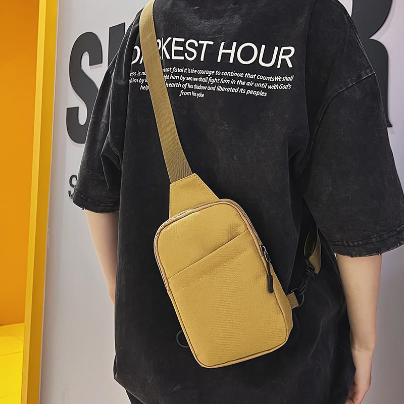 Umhängetasche für Damen ⎜ Kompakte Schultertasche im lässigen Design für Handy, Geldbörse und Alltag