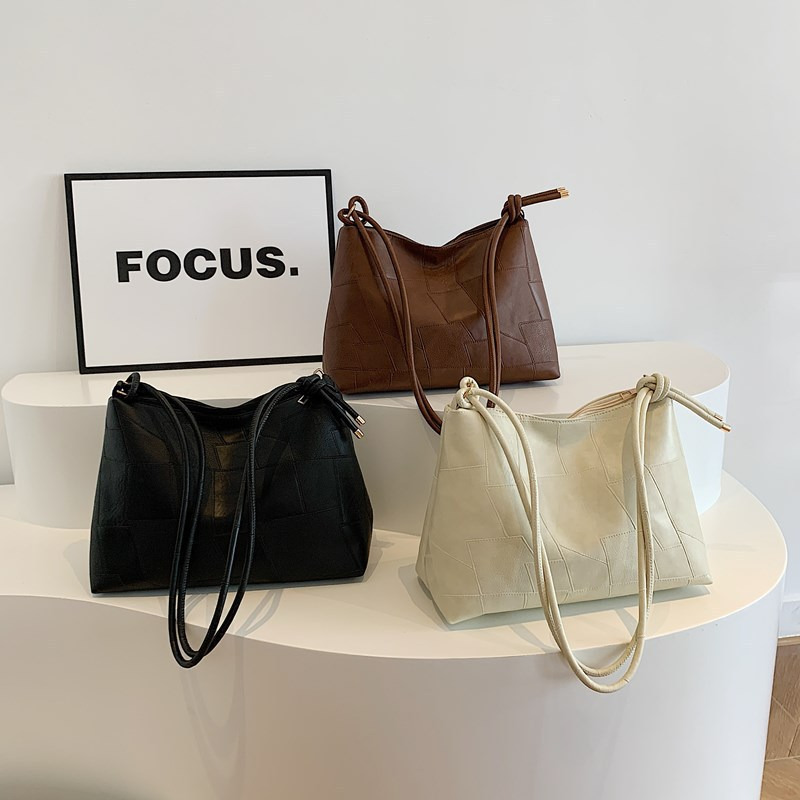 Damen Schultertasche Im Retro Design ⎜ Geräumige Umhängetasche In Klassischer Einfarbigkeit
