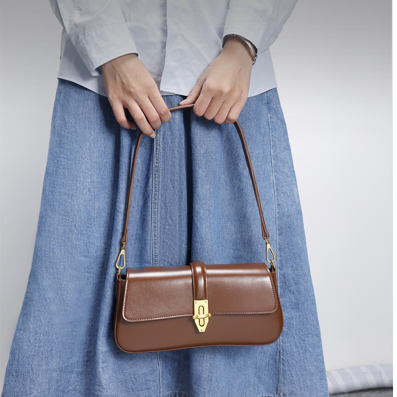 Umhängetasche für Damen ⎜ Elegante Baguette-Bag aus Leder mit Schulterriemen und sicherem Verschluss