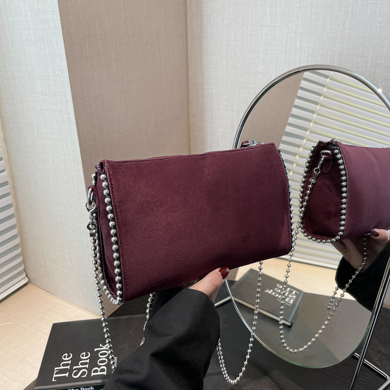 Umhängetasche für Damen ⎜ Schlichte Schultertasche mit Kettenriemen und Reißverschluss für Alltag und Ausgehen