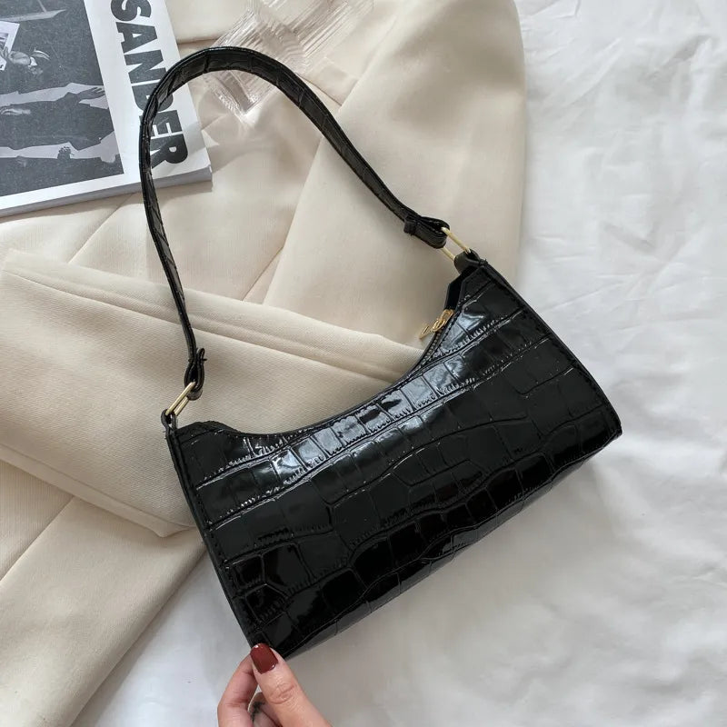 Prägte Schultertasche für Damen ⎜ Elegante Umhängetasche mit Kroko-Optik und Farbintensivem Design