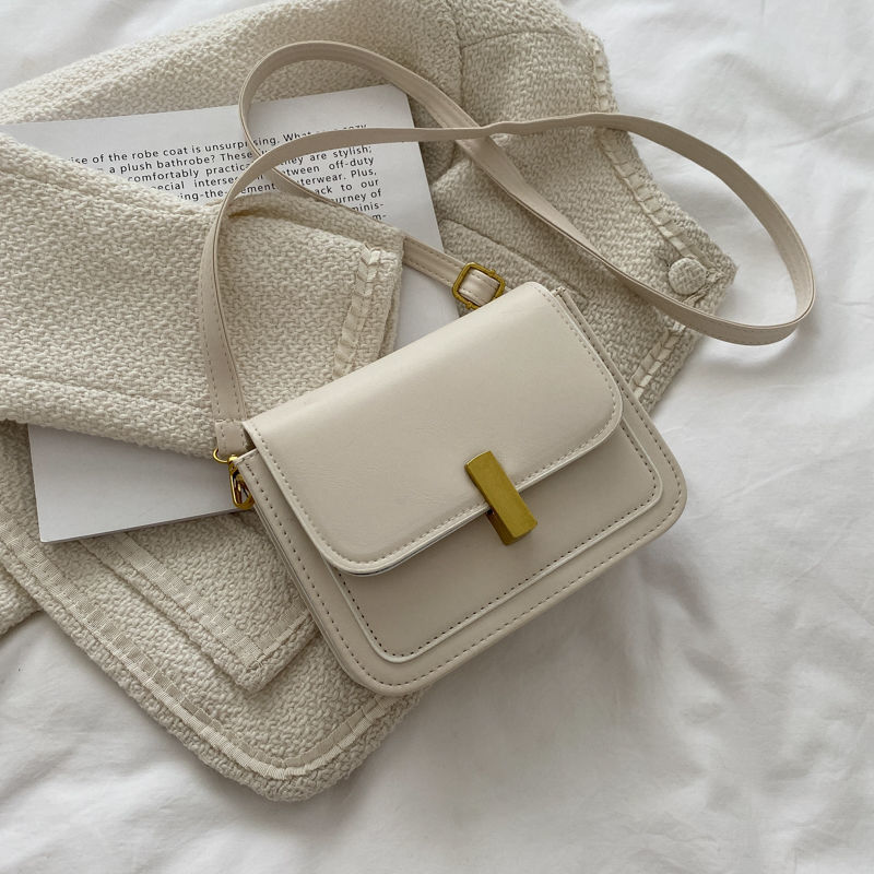 Umhängetasche für Damen ⎜ Kompakte Schultertasche in Retro-Optik mit Magnetverschluss und elegantem Design