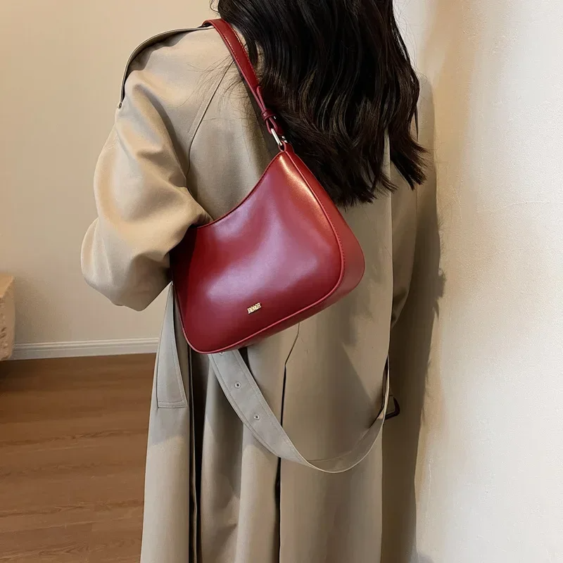Umhängetasche für Damen ⎜ Elegante Ledertasche mit zeitlosem Design und vielseitigem Tragekomfort