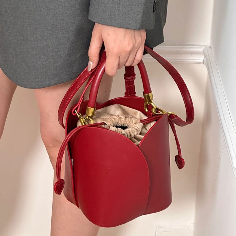 Damen Handtasche Rot – Elegante Blumentasche in Tulpenform mit Kordelzug