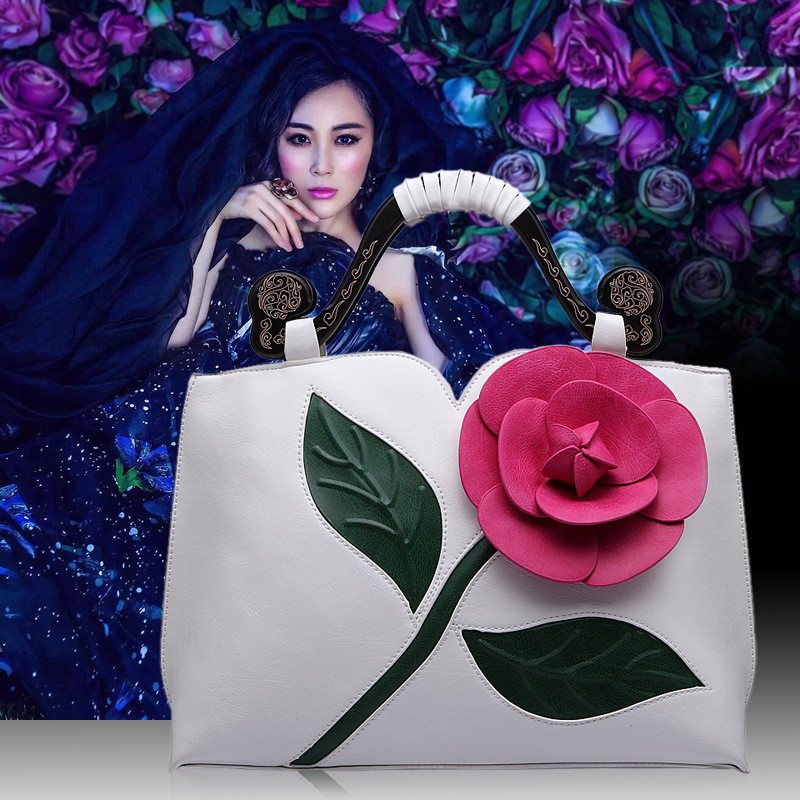 Blumen Handtasche für Damen ⎜ Elegante Umhängetasche mit 3D-Dekor für Alltag und Events