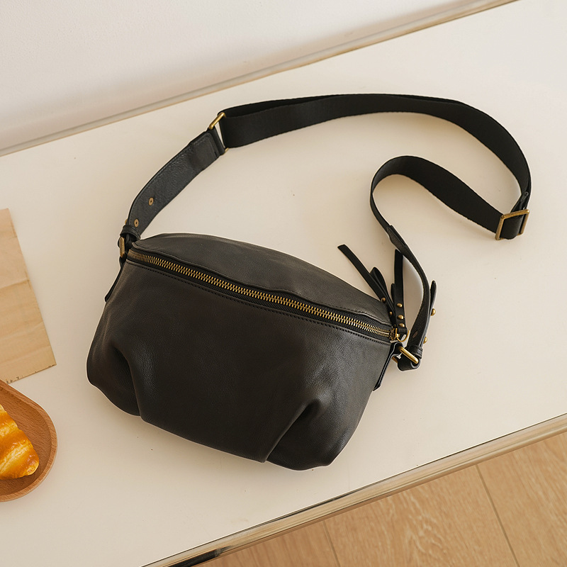 Bauchtasche für Damen ⎜ Stylische Satteltasche aus Lederoptik für Reisen, Alltag und Freizeit