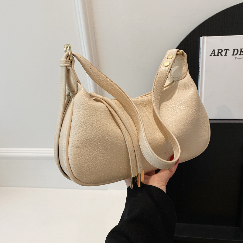 Schultertasche für Damen ⎜ Modische Halbmond-Bag aus Kunstleder mit Reißverschluss und kurzem Tragegriff
