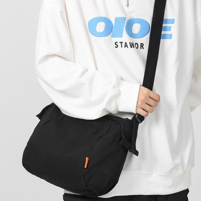 Damen Umhängetasche aus Canvas ⎜ Lässige Schultertasche mit großem Stauraum für Alltag und Freizeit