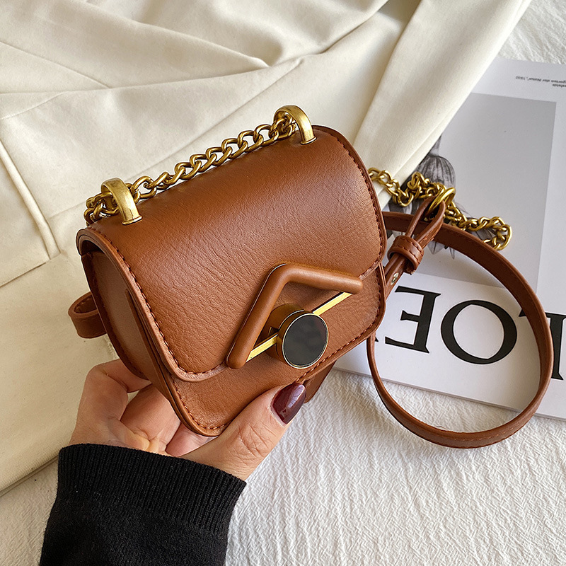 Umhängetasche für Damen ⎜ Elegante Mini-Tasche mit goldenen Details für Alltag und Ausgehen