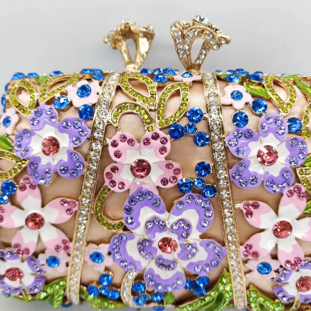 Blumen-Clutch für Damen ⎜ Funkelnde Abendtasche mit Glitzersteinen und emailliertem Blumendesign
