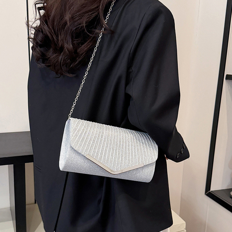 Abendtasche für Damen ⎜ Elegante Clutch mit Kettenriemen und Glitzereffekt für Dinner und festliche Anlässe