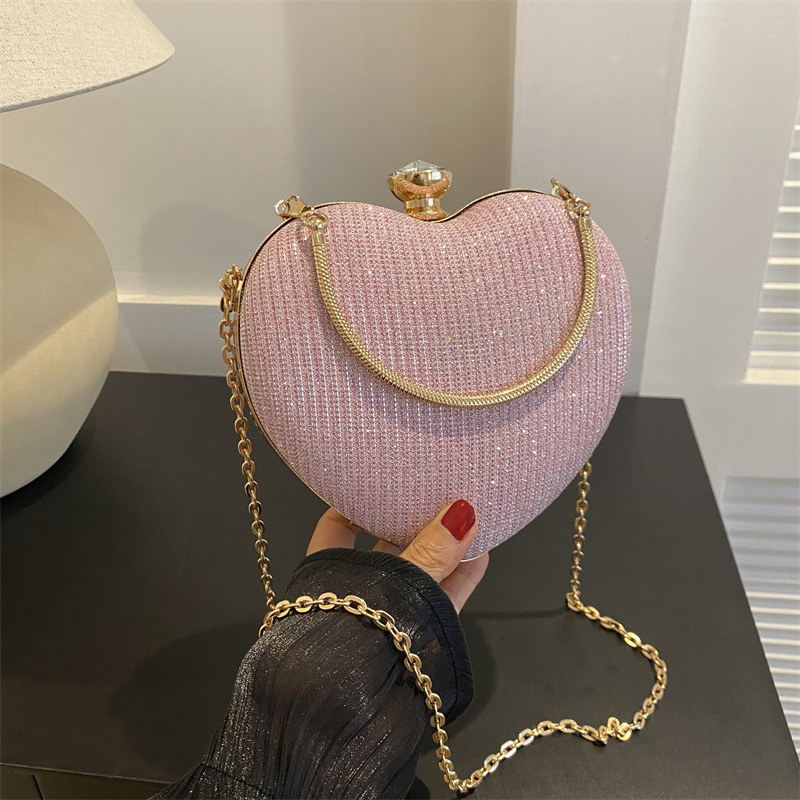 Abendtasche für Damen ⎜ Glänzende Clutch in Herzform mit Kette für elegante Events und besondere Anlässe