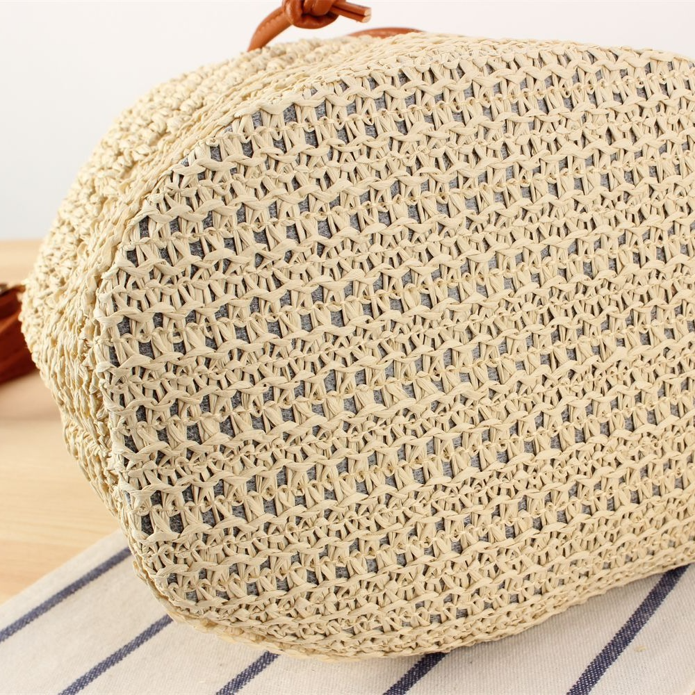 Damen Beuteltasche aus Strohgeflecht ⎜ Sommerliche Umhängetasche mit Kordelzug und verstellbarem Schulterriemen