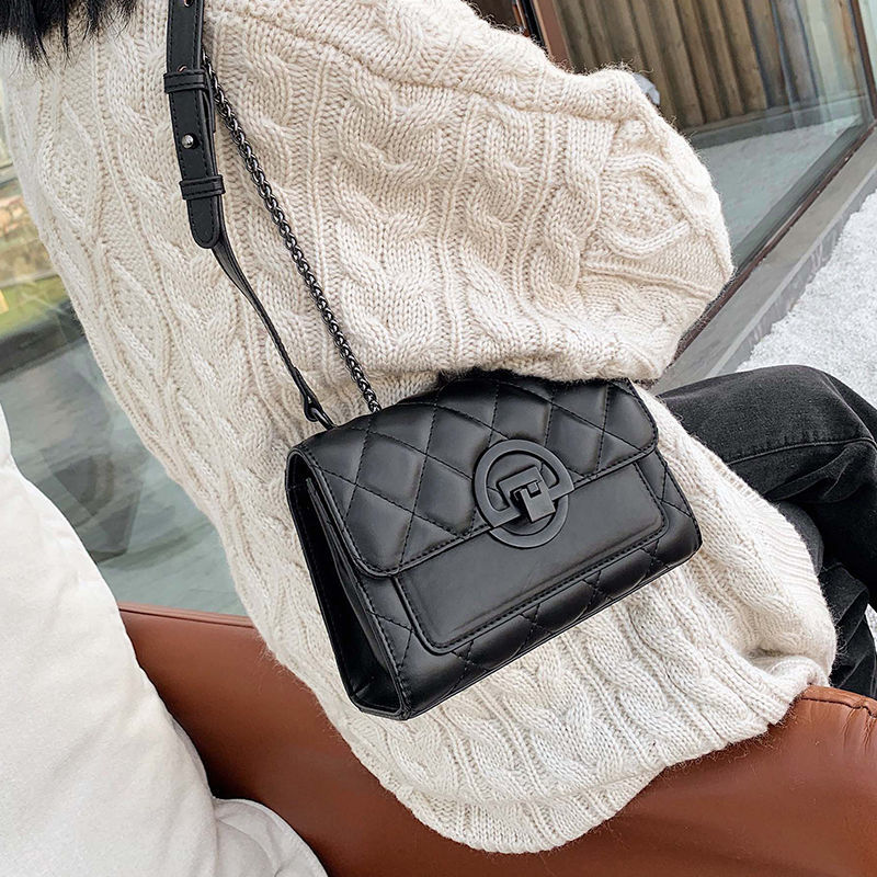 Umhängetasche für Damen ⎜ Elegante Kettentasche mit Steppmuster für stilvolle Auftritte im Alltag und am Abend