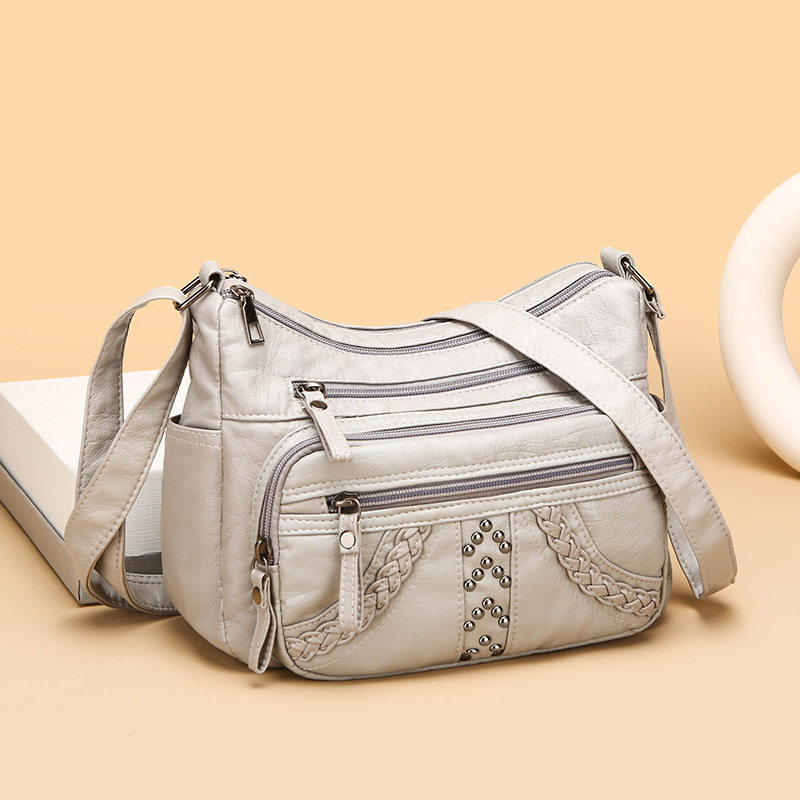 Umhängetasche für Damen ⎜ Mehrlagige Schultertasche aus Lederoptik mit Nieten und Fächern für Alltag und Freizeit