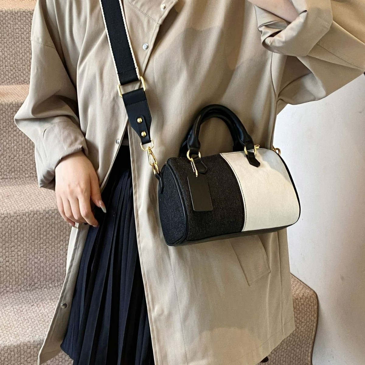 Damen Handtasche ⎜ Stilvolle Umhängetasche mit Verstellbarem Trageriemen und Modernem Design
