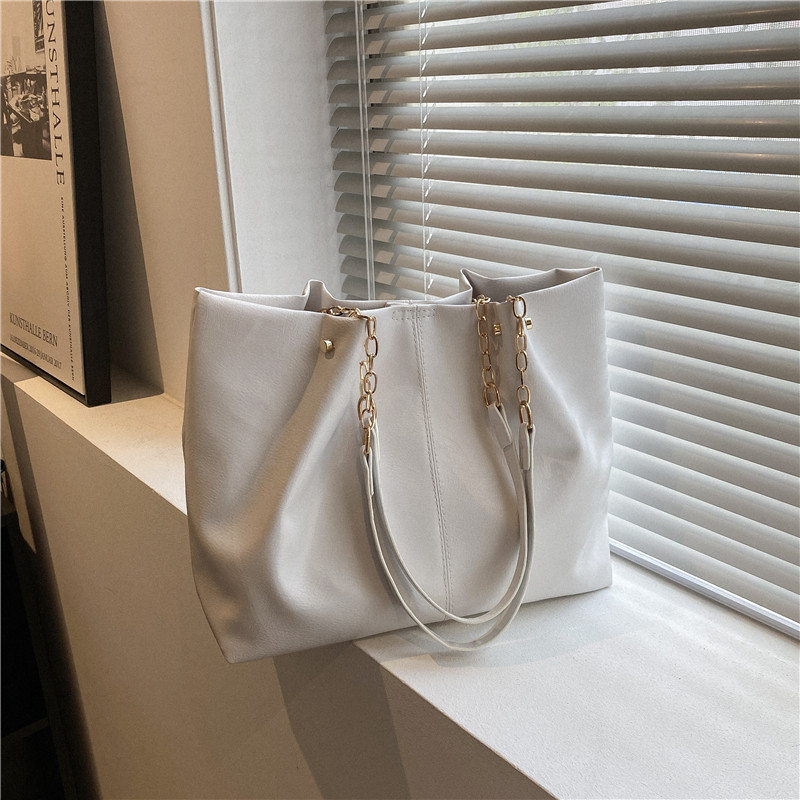 Shopper Tasche mit Kettenriemen ⎜ Große Tragetasche für Damen aus Weichem Material und Viel Stauraum