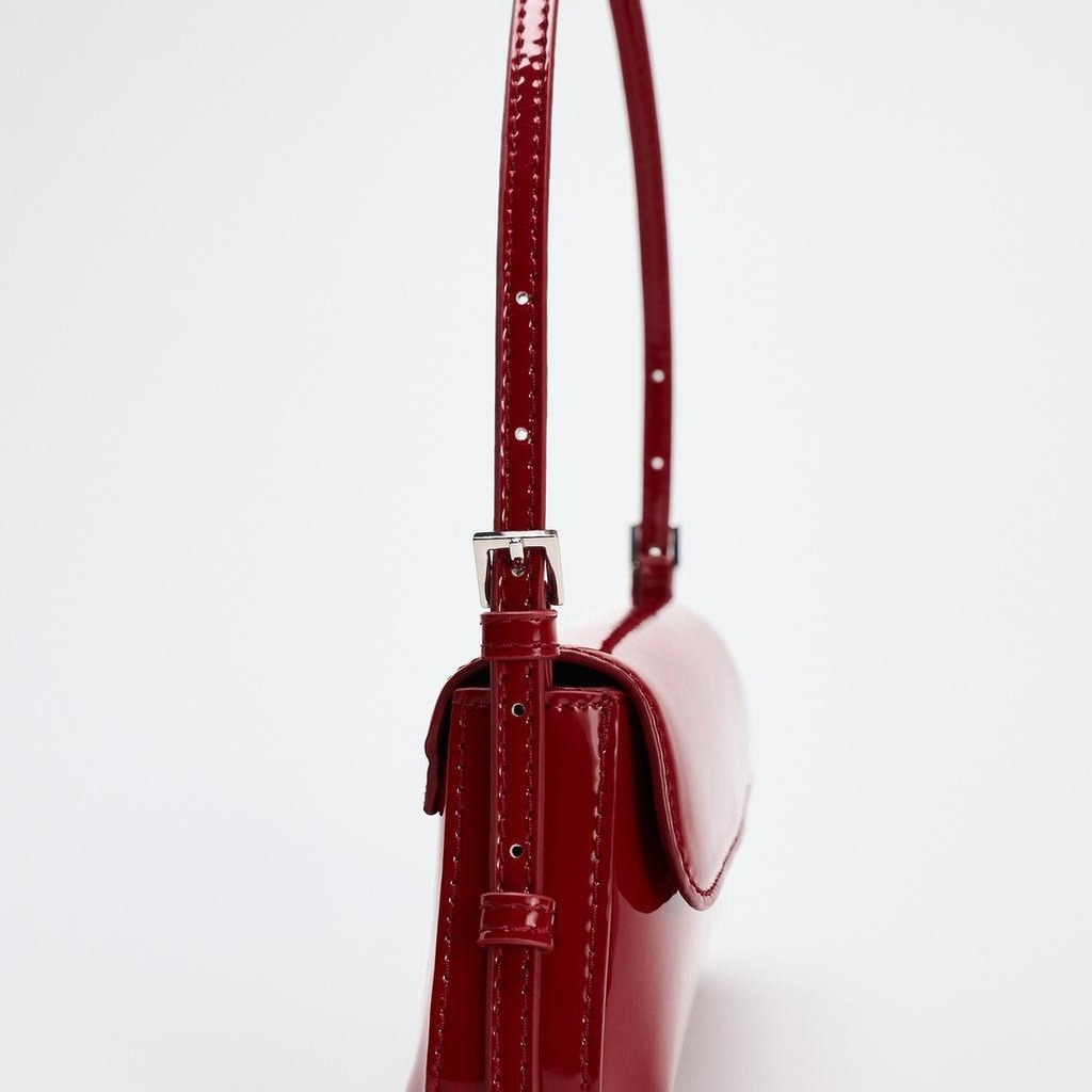 Damen Schultertasche in Lackoptik ⎜ Elegantes Retro-Design mit kurzem Tragegriff