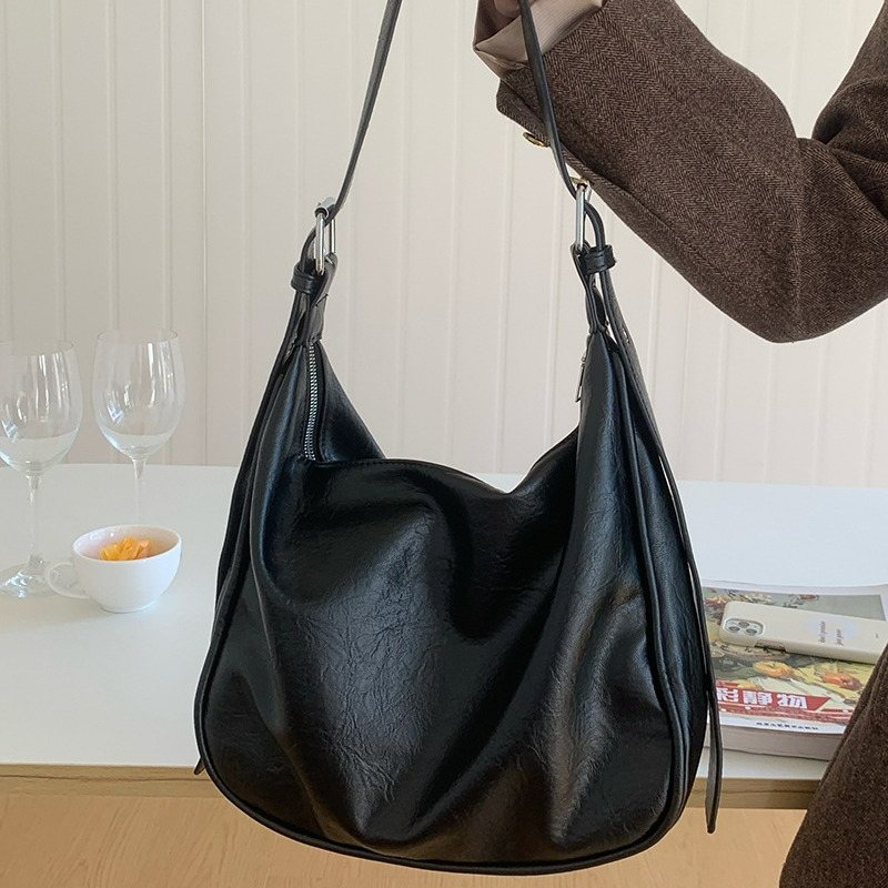 Schultertasche im Retro-Look ⎜ Weiche Alltagstasche für Damen mit Verstellbarem Riemen und Großem Stauraum