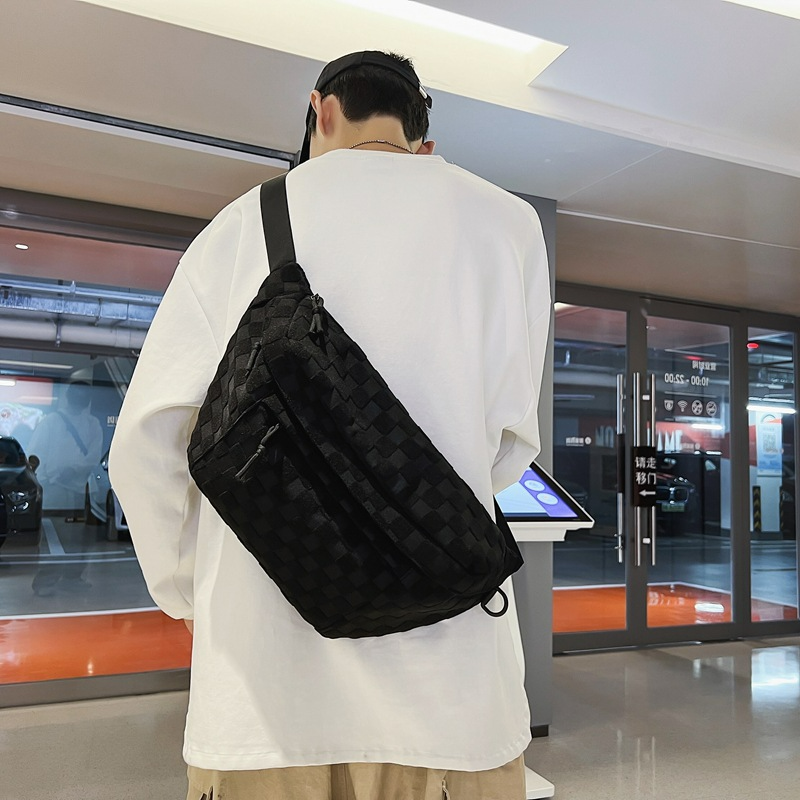 Brusttasche für Damen und Herren ⎜ Stylische Umhängetasche mit Karomuster und viel Stauraum für unterwegs