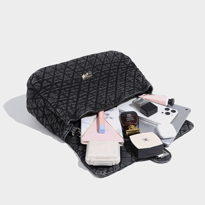 Damentasche im Quilted-Design ⎜ Elegante Schultertasche mit Kettenriemen und stilvollem Verschluss