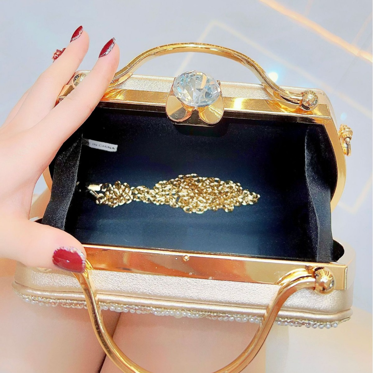 Damen Clutch Tasche ⎜ Elegante Handtasche mit Strass und Perlen für Abend und Events