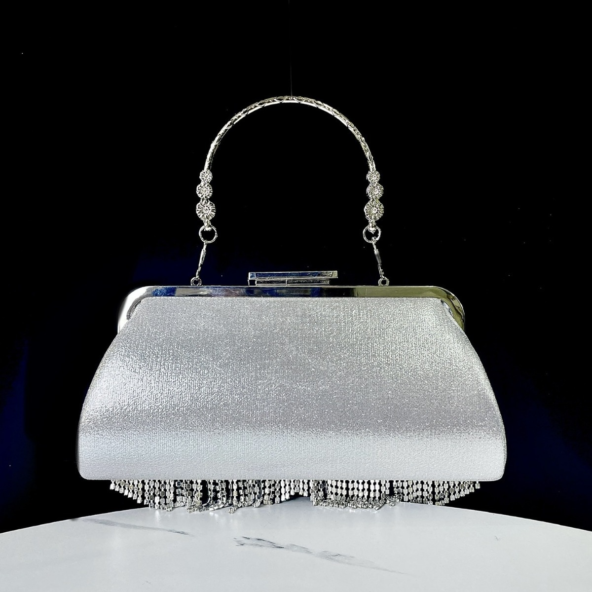 Elegante Clutch für Damen ⎜ Funkelnde Abendtasche mit Kettenfransen und glamourösem Design