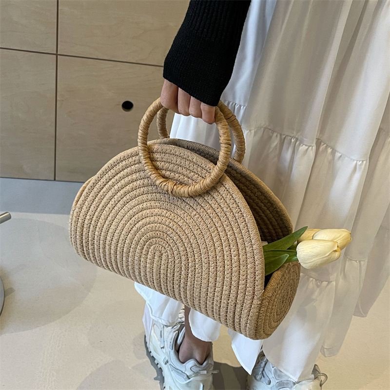Strohtasche Damen – Halbrunde Korbtasche mit Griffen aus geflochtener Baumwolle