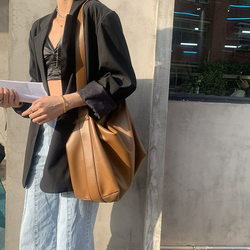 Crossbody Bag für Damen mit viel Stauraum ⎜ Schlichte Umhängetasche für Alltag, Reisen und City-Outfits