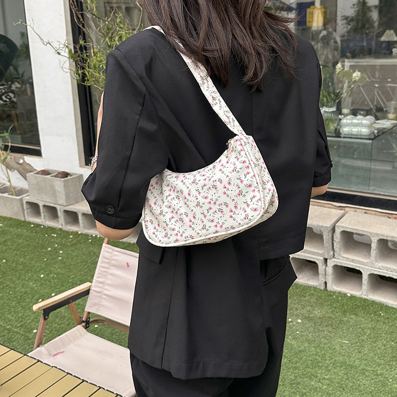 Umhängetasche für Damen ⎜ Modische Tasche mit Blumenmuster und Verstellbarem Trageriemen