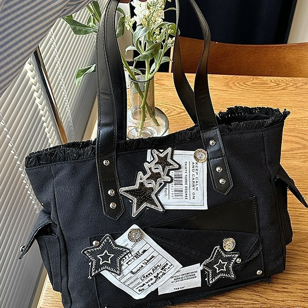 Shopper Tasche für Damen ⎜ Geräumige Canvas-Schultertasche im Y2K-Stil mit Sternapplikationen für Alltag und Freizeit