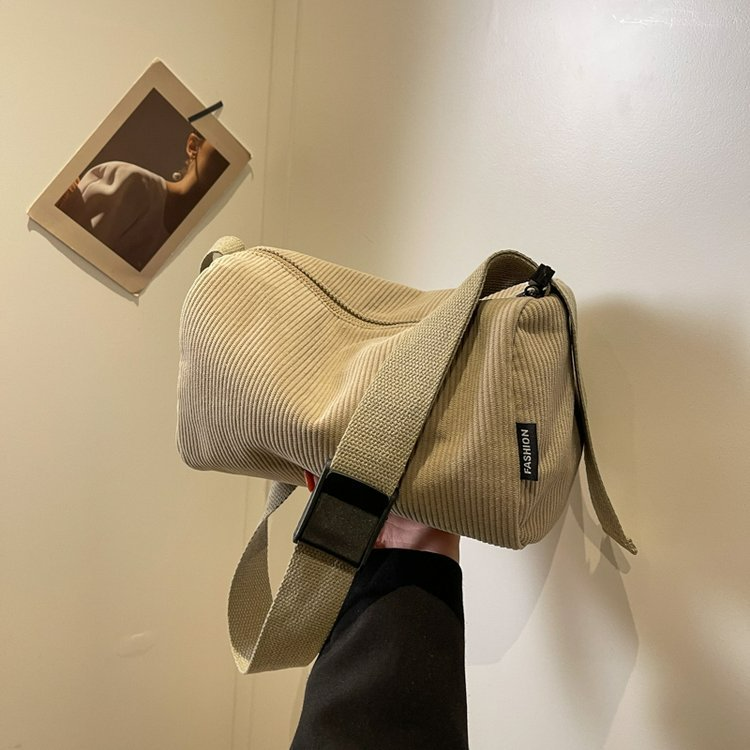 Umhängetasche für Damen ⎜ Schlichte Schultertasche in Cord-Optik mit Reißverschluss und verstellbarem Gurt