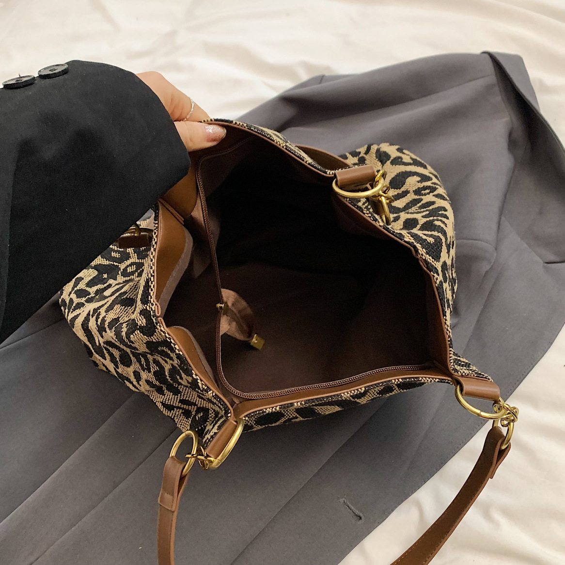 Tote Bag für Damen ⎜ Große Kapazität mit Leo-Muster für Freizeit und Alltag