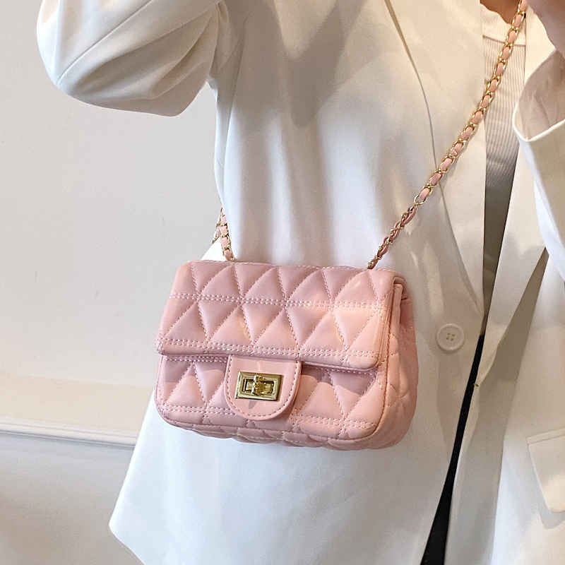 Umhängetasche für Damen ⎜ Elegante Handtasche mit Kettenriemen und gestepptem Diamantmuster für jeden Anlass