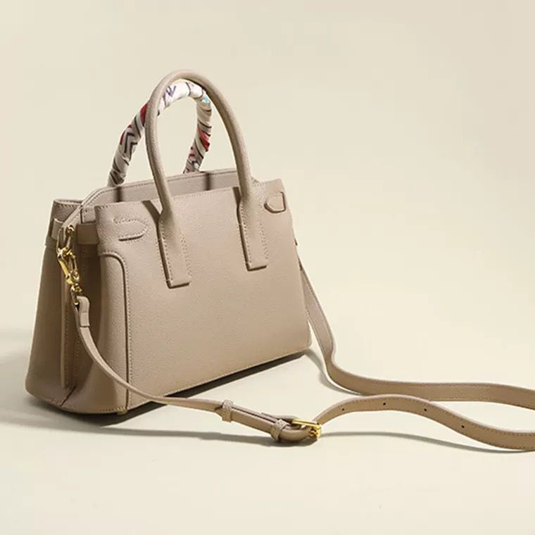 Damen Handtasche mit Schalgriff ⎜ Elegante Schultertasche mit viel Stauraum für Alltag und Freizeit