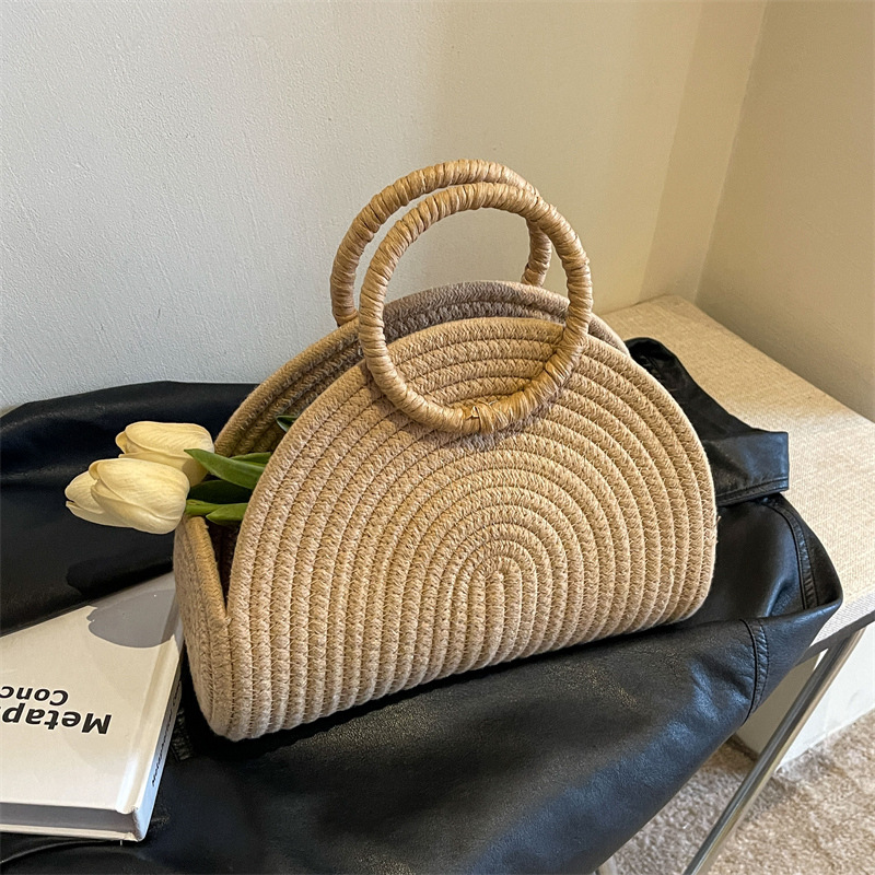 Strohtasche Damen – Halbrunde Korbtasche mit Griffen aus geflochtener Baumwolle