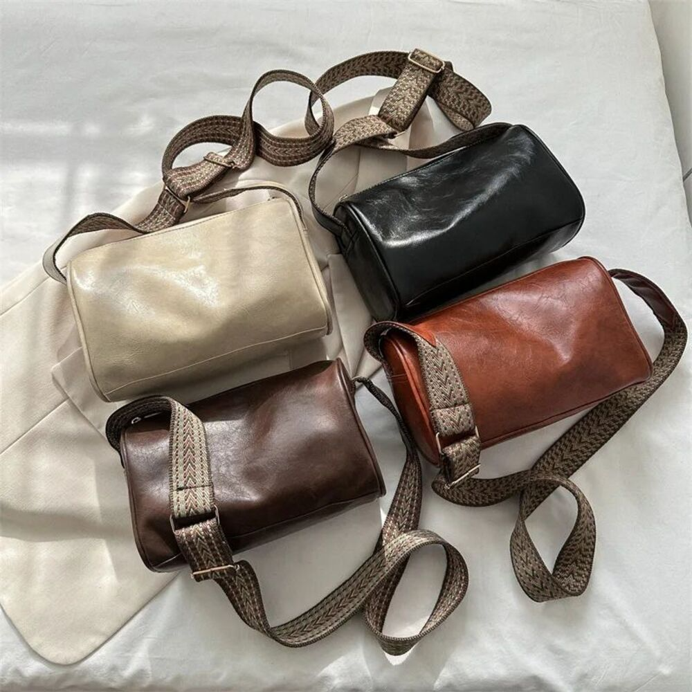 Umhängetasche für Damen ⎜ Kleine Vintage-Tasche aus Kunstleder mit breitem Gurt für Alltag und Freizeit