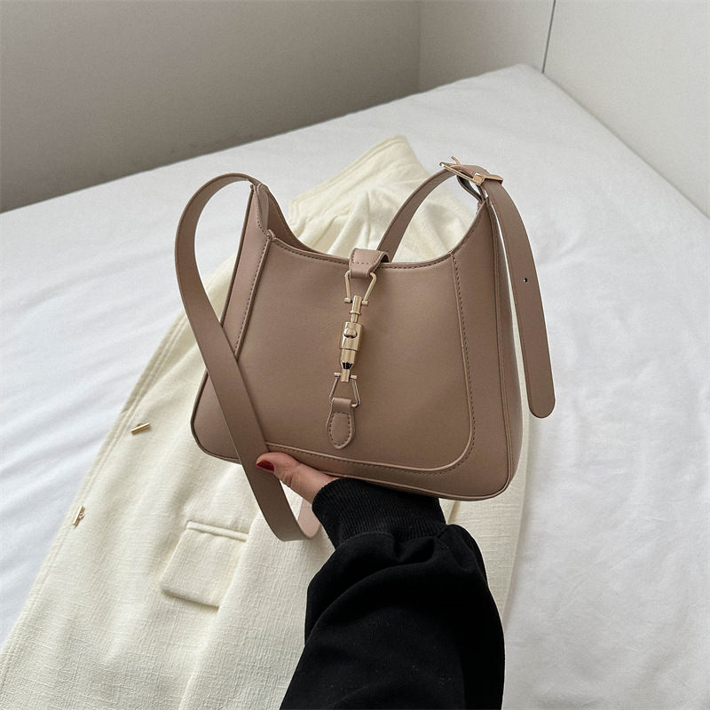 Umhängetasche für Damen ⎜ Schlichte Schultertasche mit dekorativer Schnalle für Alltag und Sommer-Outfits