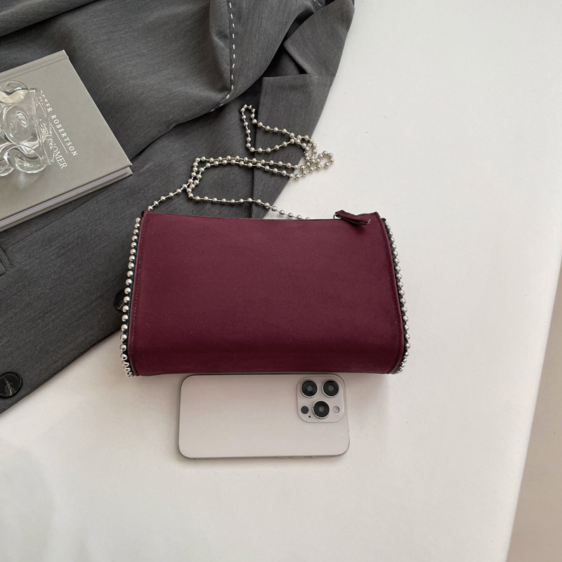 Umhängetasche für Damen ⎜ Schlichte Schultertasche mit Kettenriemen und Reißverschluss für Alltag und Ausgehen