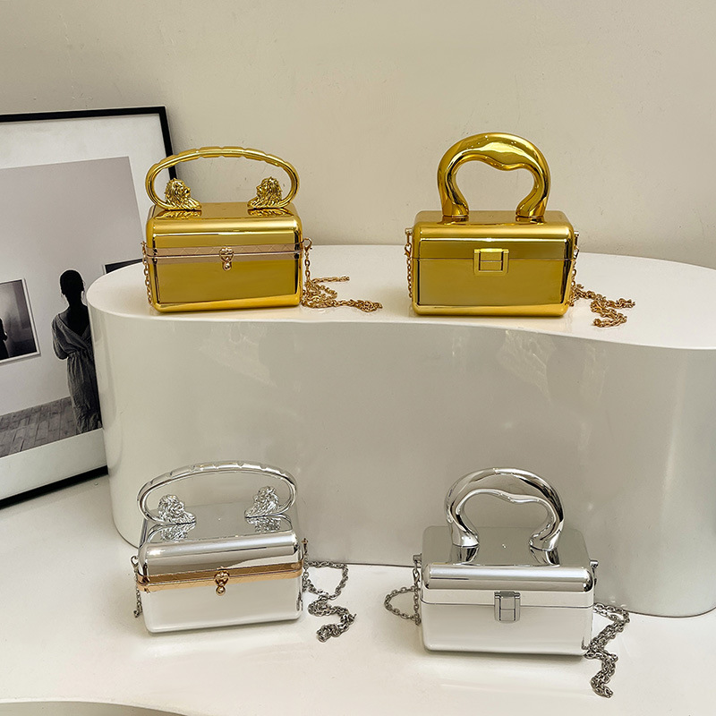Umhängetasche für Damen ⎜ Glänzende Acryl-Clutch mit Kettenriemen für Partys und besondere Anlässe