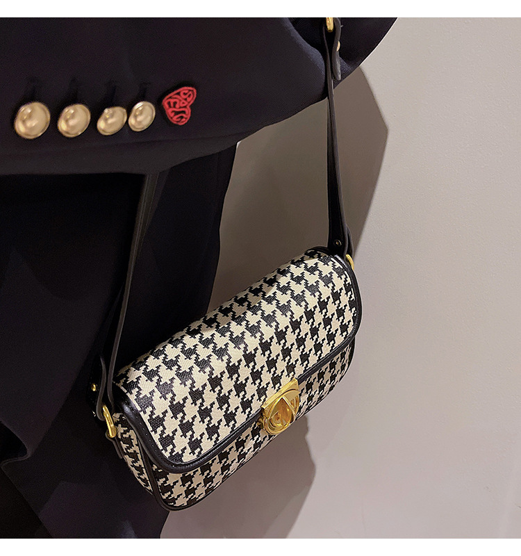 Damen Baguette Tasche ⎜ Schultertasche mit Hahnentrittmuster und Drehverschluss für stilvolle Outfits