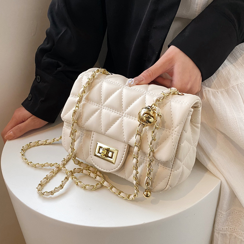 Umhängetasche für Damen ⎜ Elegante Handtasche mit Kettenriemen und gestepptem Diamantmuster für jeden Anlass